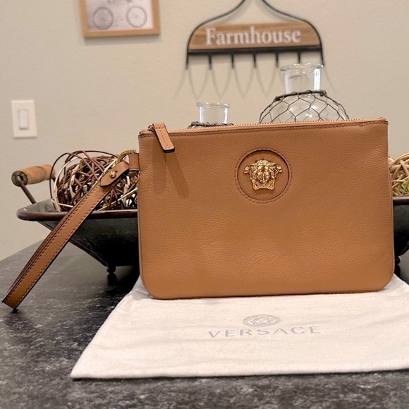 New! Authenticated Versace La Medusa Wristlet Zip Pouch Caramel Leather With COA - Picture 3 of 14